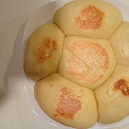 炊飯器でこんなに簡単にパンが焼けるなんて…そしておいしかったです。色々アレンジもできそうなので試してみます。